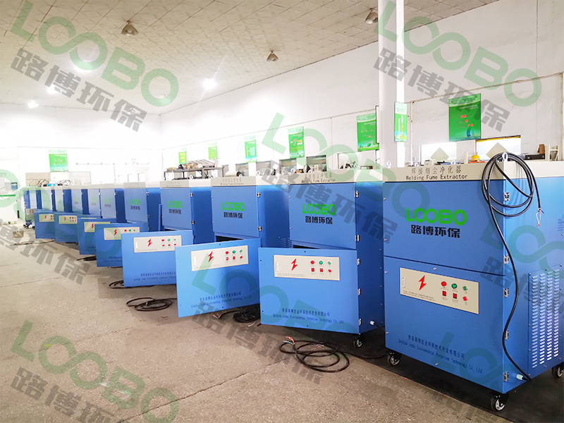 拒绝烟尘污染，移动式焊烟净化器，陪伴每个工作瞬间